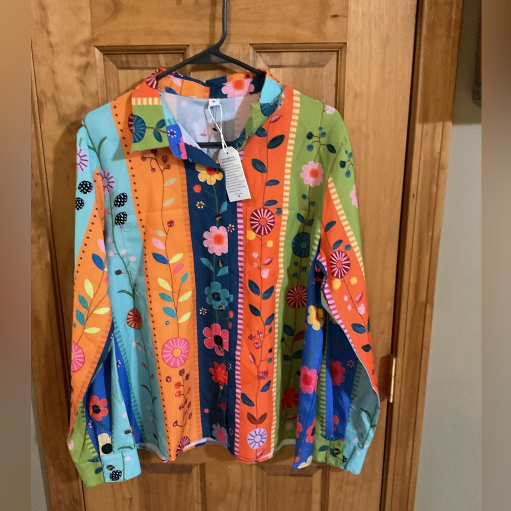 NWOT Unbranded Colorful Floral Long Sleeve Blouse